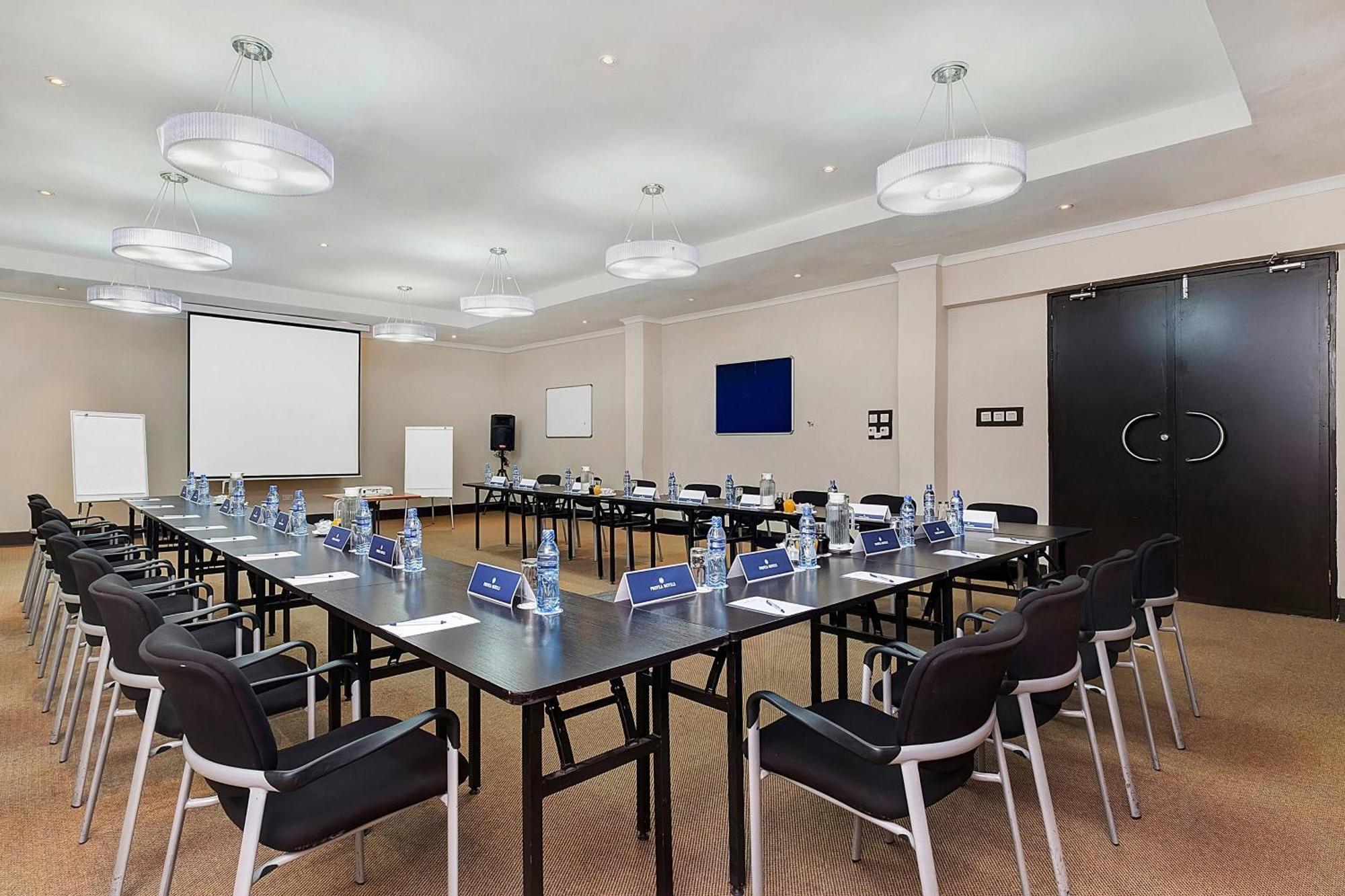 Protea Hotel By Marriott Lusaka Exterior photo