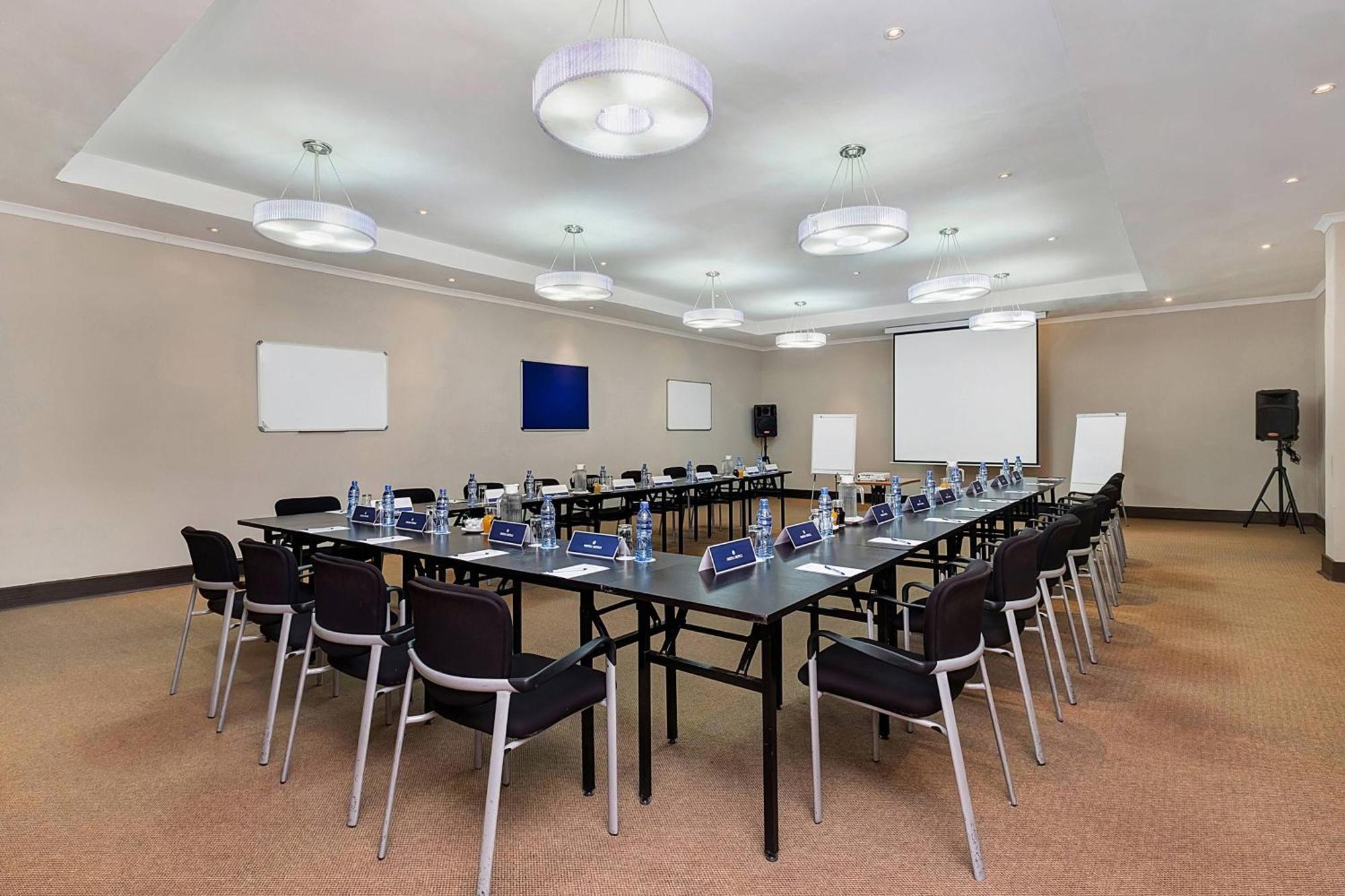 Protea Hotel By Marriott Lusaka Exterior photo